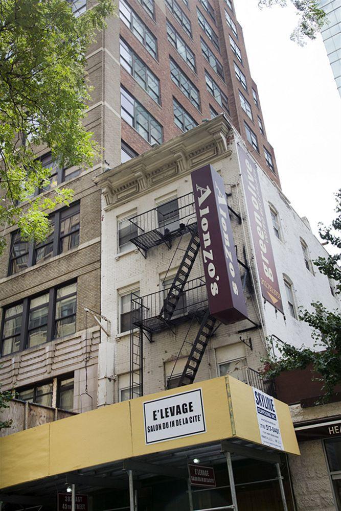 Un Central Place Aparthotel New York Exterior photo